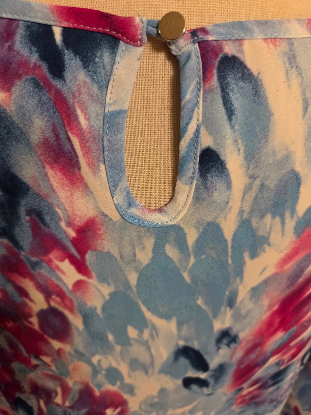 Women's Scoop Neck Floral Brushstroke Blouse in Blue & Pink - Picture 5 of 6